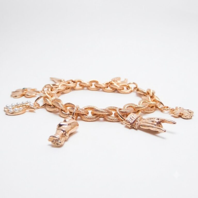 Bracciale scaramantico con ciondoli in lega francese demirouge.