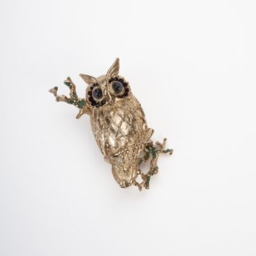 Brooch with owl on branch