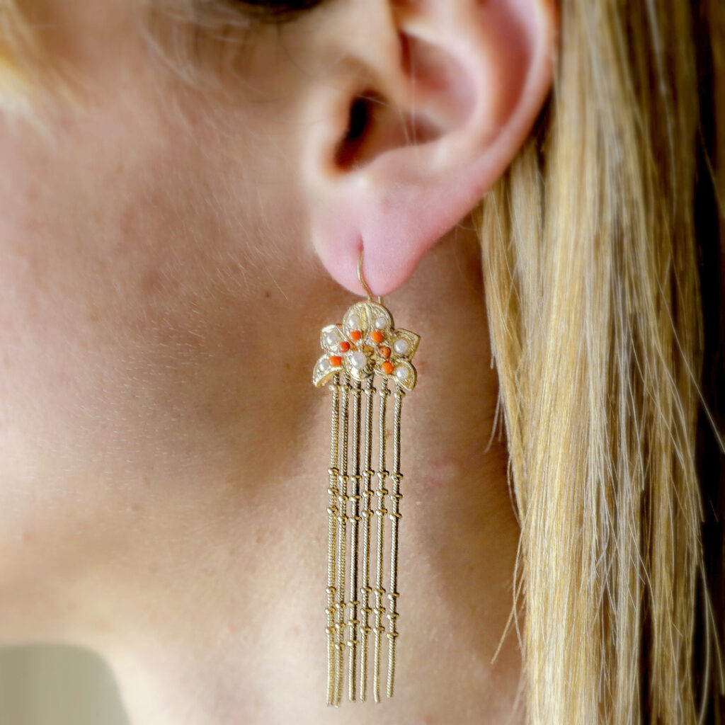 Fringe earrings with coral