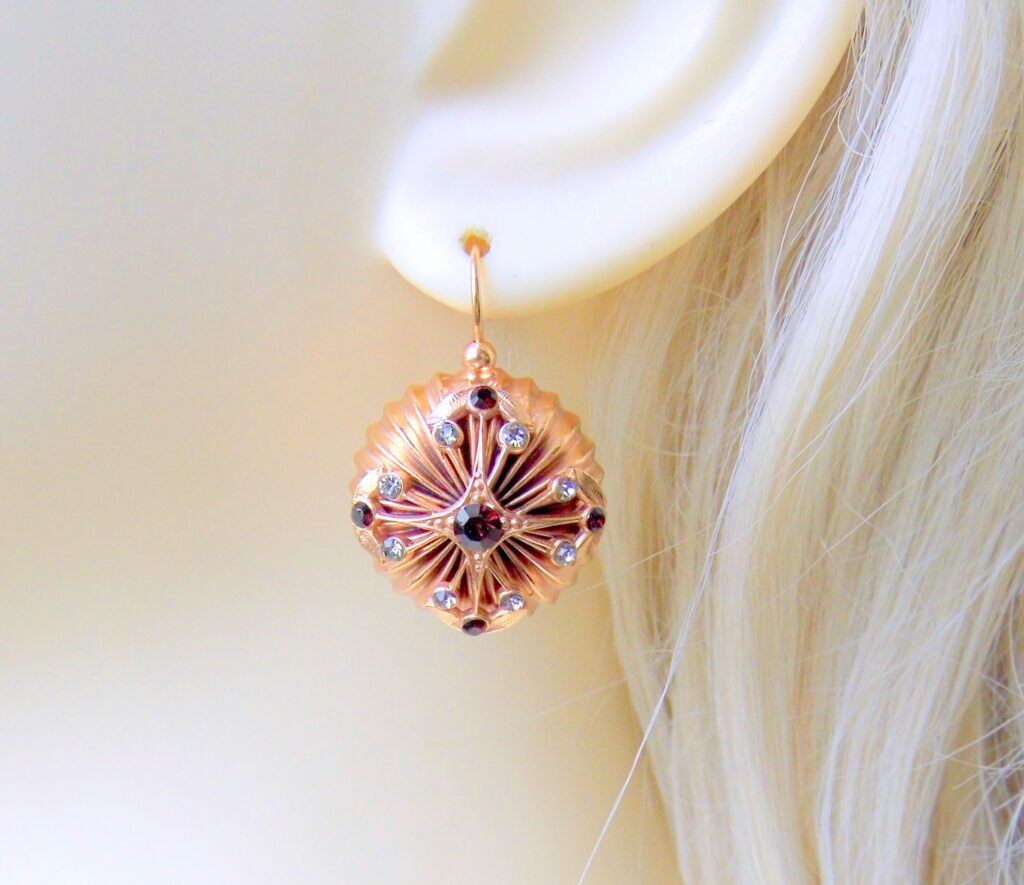 "Cross of Light" earrings: with red crystals