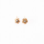 Dangling earrings with roses