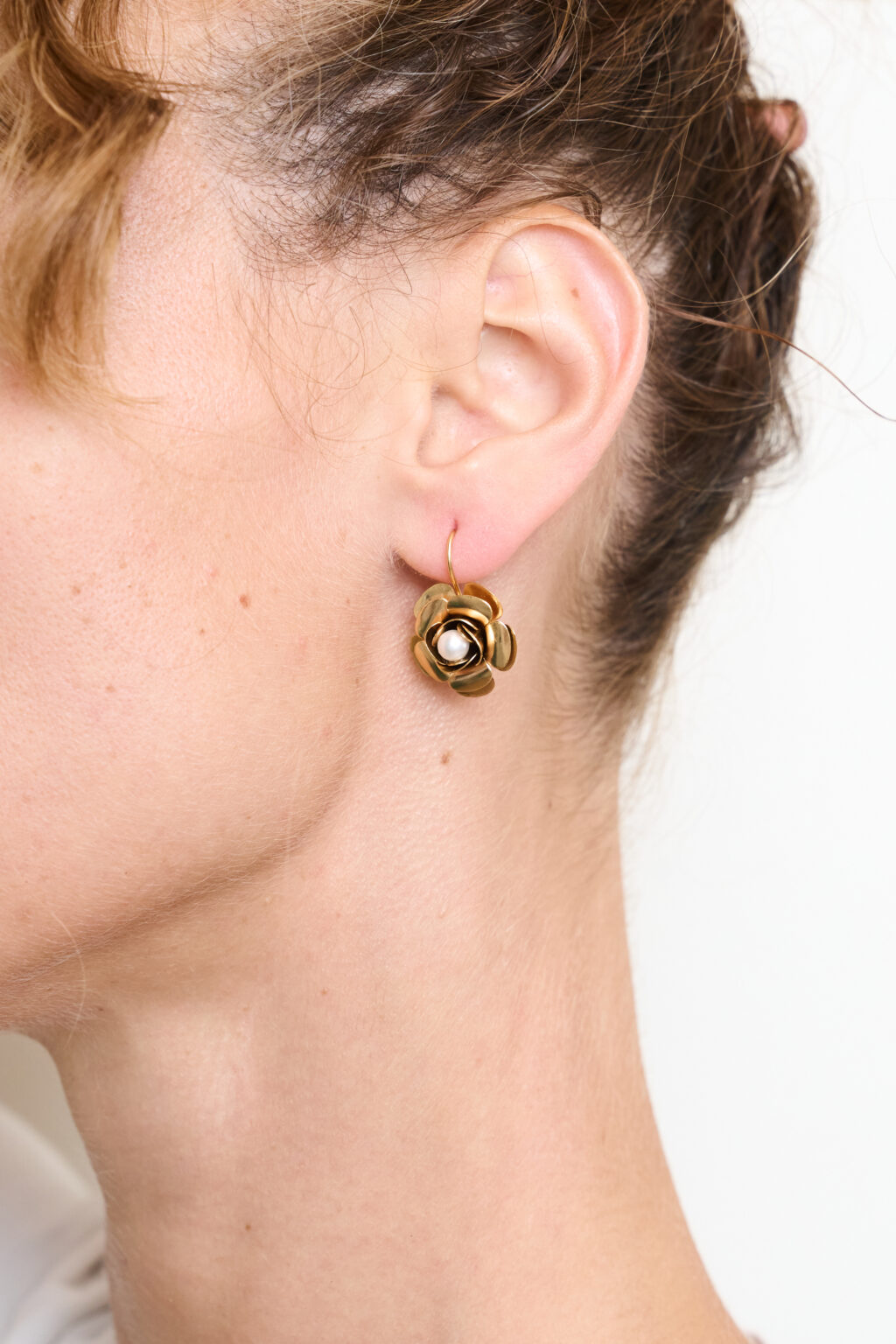 Orecchini pendenti con rose