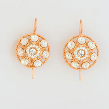 Earrings with crystals: Charming Retro