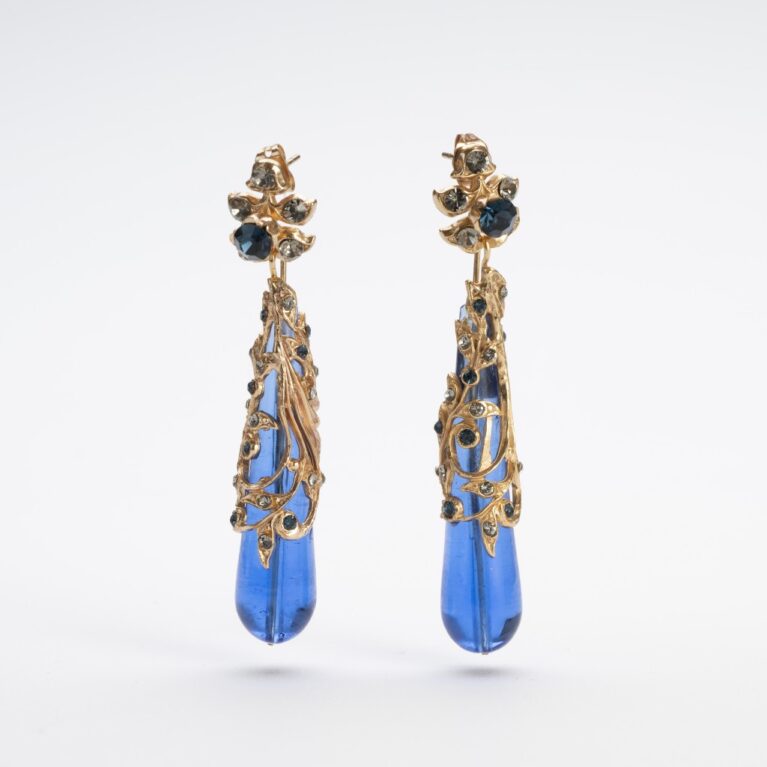 Orecchini in vetro di Murano in stile Art Nouveau.