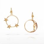 Orecchini creole asimmetrici luna e stelle in lega demirouge dorata 14 KT