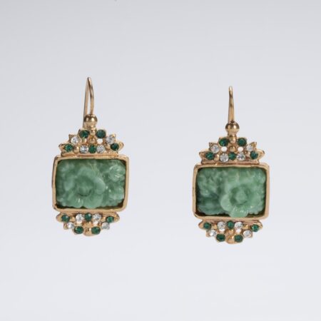 Orecchini pendenti: eleganza color verde giada
