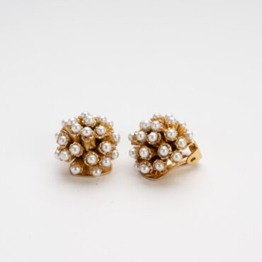 Elegant imitation pearl clip-on earrings