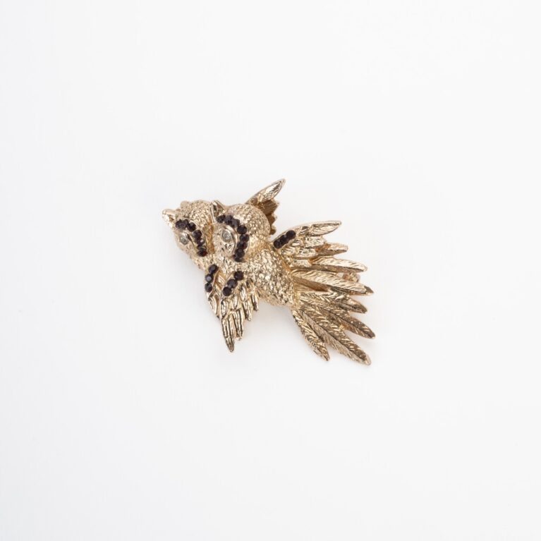 Brooch with swallows