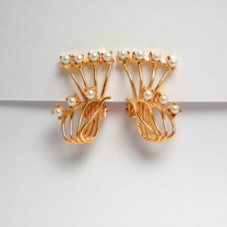 Flower clip earrings