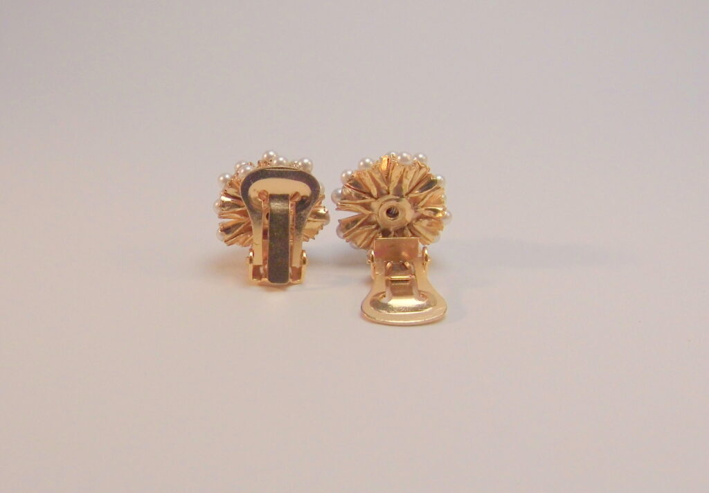 Elegant imitation pearl clip-on earrings