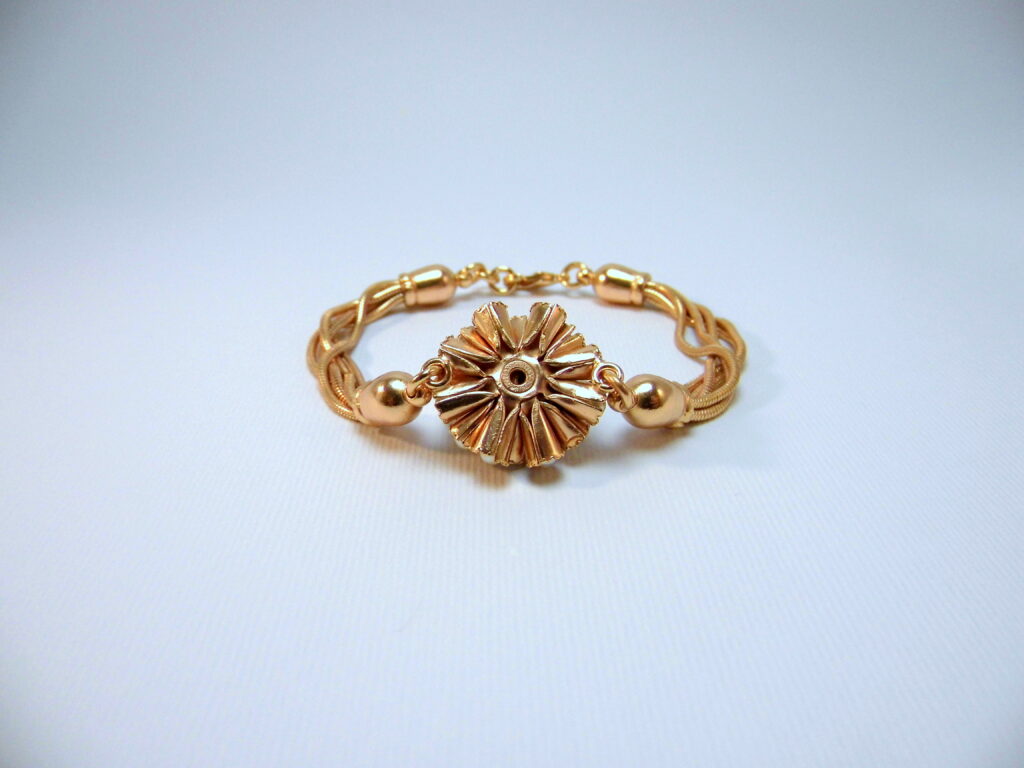Bracciale con sfera di perle d'imitazione
