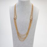 Collana Multifilo Stile Vintage con Medaglie e Cristalli