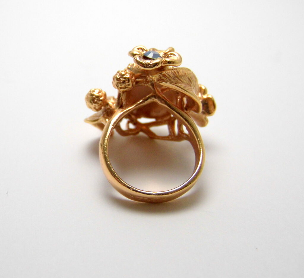 Art Nouveau style ring with flowers and leaves