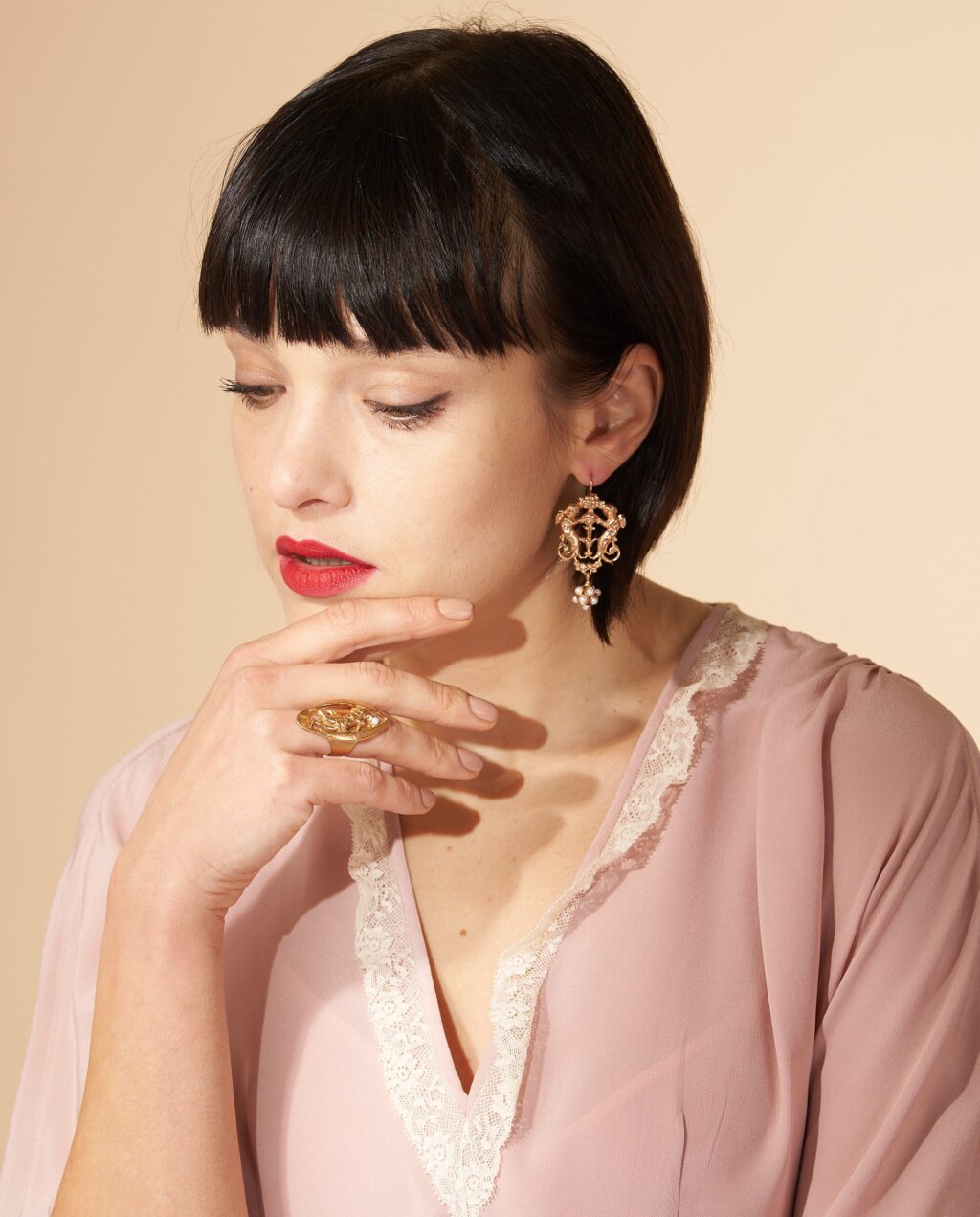 Baroque angel earrings: a classic revisited