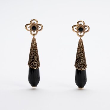 Sparks of light: black crystal drop earrings