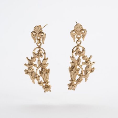 Earrings with baroque angels: Divine elegance