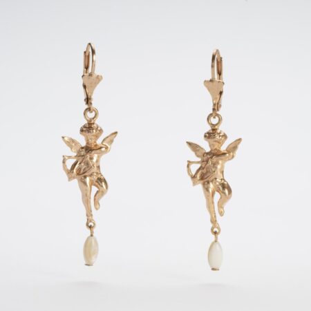 Pendant earrings with angels