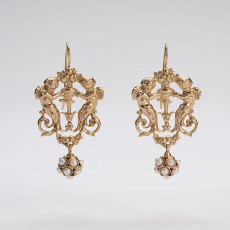 Baroque angel earrings: a classic revisited