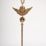 Eleganza senza tempo: Collana lunga con angelo, un gioiello iconico