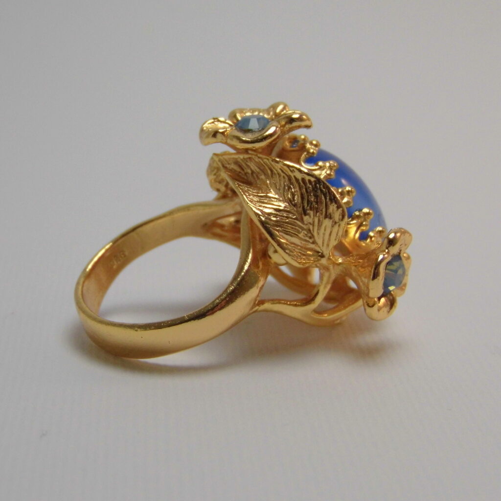 Art Nouveau style ring with flowers and leaves