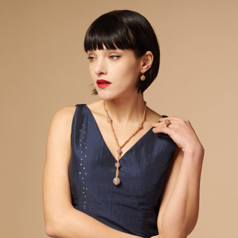 Elegant "Prison Ball" Ball Parure