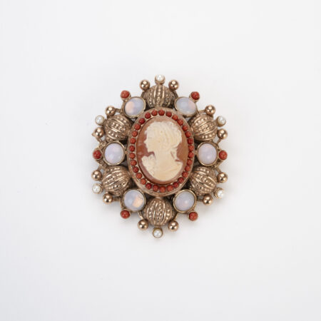 Vintage style cameo brooch with coral