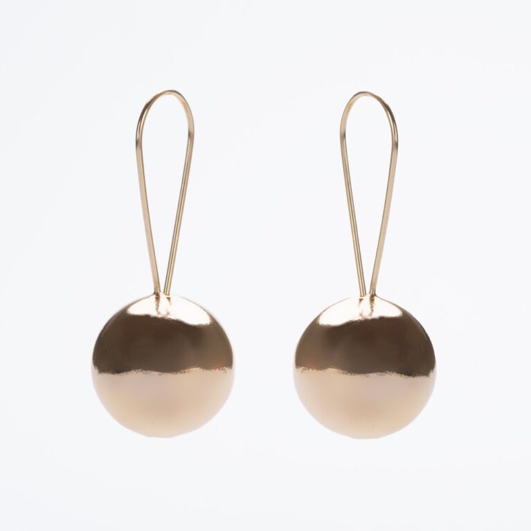 Orecchini con sfera dorata