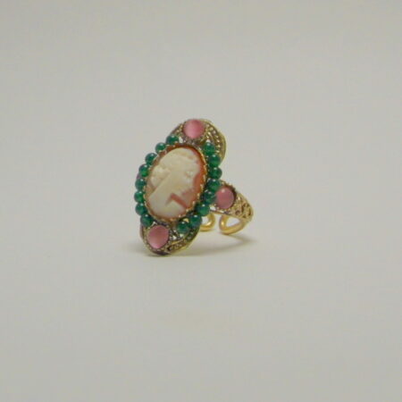 Anello artigianale "Splendore di corte" con cammeo e avventura