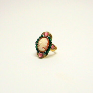 Handcrafted "Court Splendor" ring with cameo and adventure