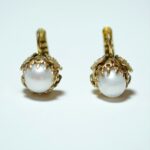 River pearl earrings: bourbon charm