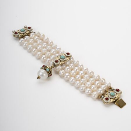 Bracciale a polsino, con meravigliose perle scaramazze barocche.
