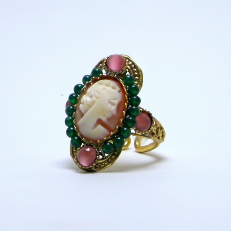Handcrafted "Court Splendor" ring with cameo and aventurine