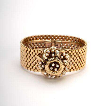 Bracciale fuochi d'artificio e tripudio di gigli, foto life stile.