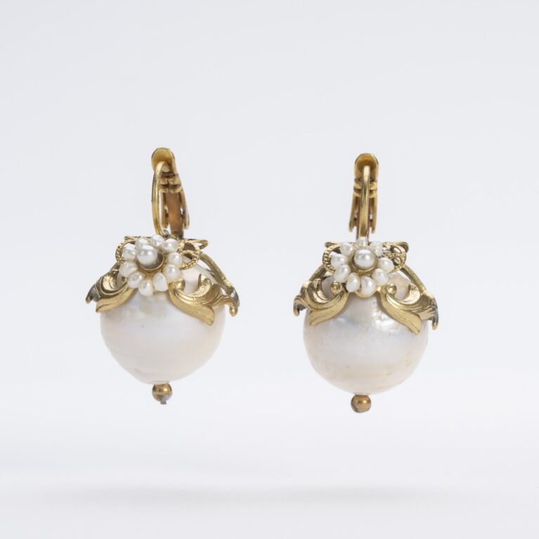 Charm of Other Times: Handcrafted Shell and Pearl Earrings
