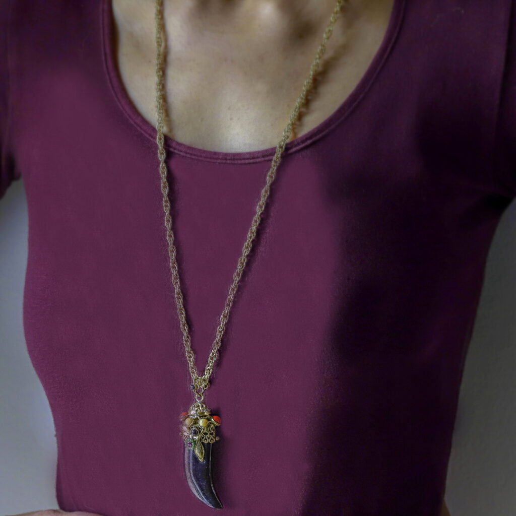 Black Onyx Fang Pendant: Men's & Women's Baroque Amulet