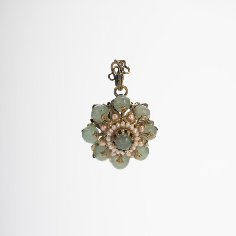 Bourbon Style Pendant in Avventurine and Pearls - Handcrafted Collectible Jewelry