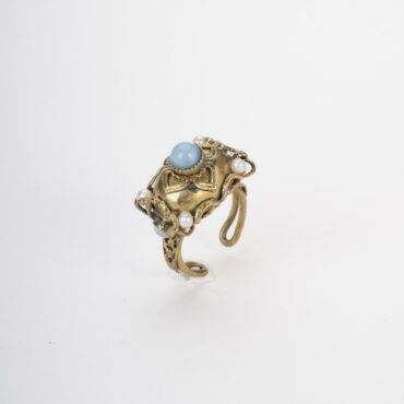 Cerulean Crystal and Pearl Ring: Geometry and Romance from Ancient Charm
