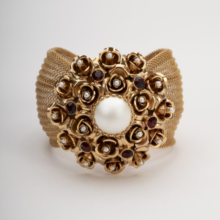 Bracciale rosone in maglia milanese.