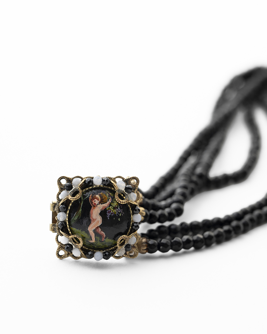 Bracciale Borbonico Multifilo Onice Nera con Miniature Amorini Pompeiani