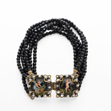 Bracciale borbonico multifilo in onice nera con miniature dipinte a mano amorini pompeiani Riflessi di un tempo