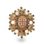 Spilla Ciondolo Florentia con Cammeo in Conchiglia Cabochon Rosa e Cristalli Fumé Collezione Nostalgia